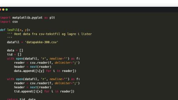 Skjermbilde av vindu som inneholder python programkode på mørk bakgrunn.